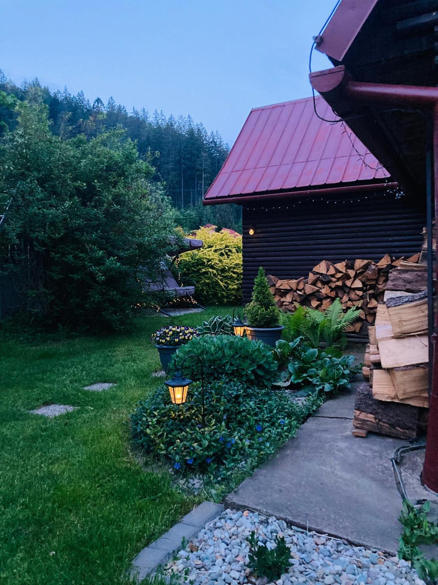 Utulna Chaloupka Na Valassku Valasska Bystrice Exterior photo